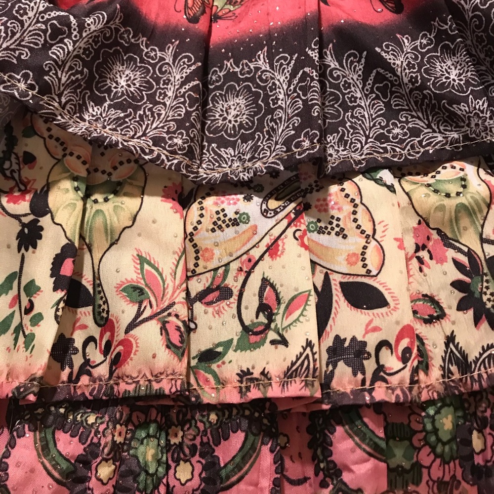 Cute Ruffled Purse - Picture 2 of 5